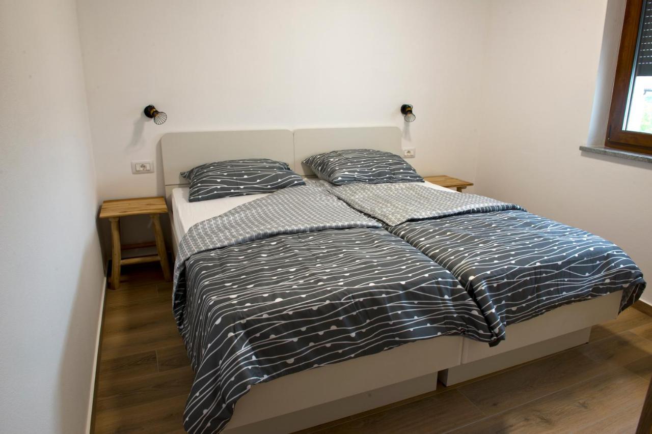 Apartmaji Tanto Malovse Crnice 外观 照片