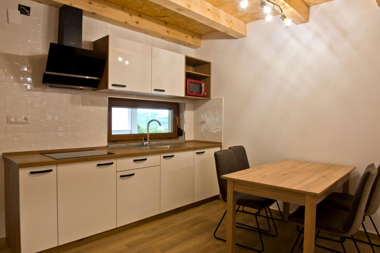Apartmaji Tanto Malovse Crnice 外观 照片