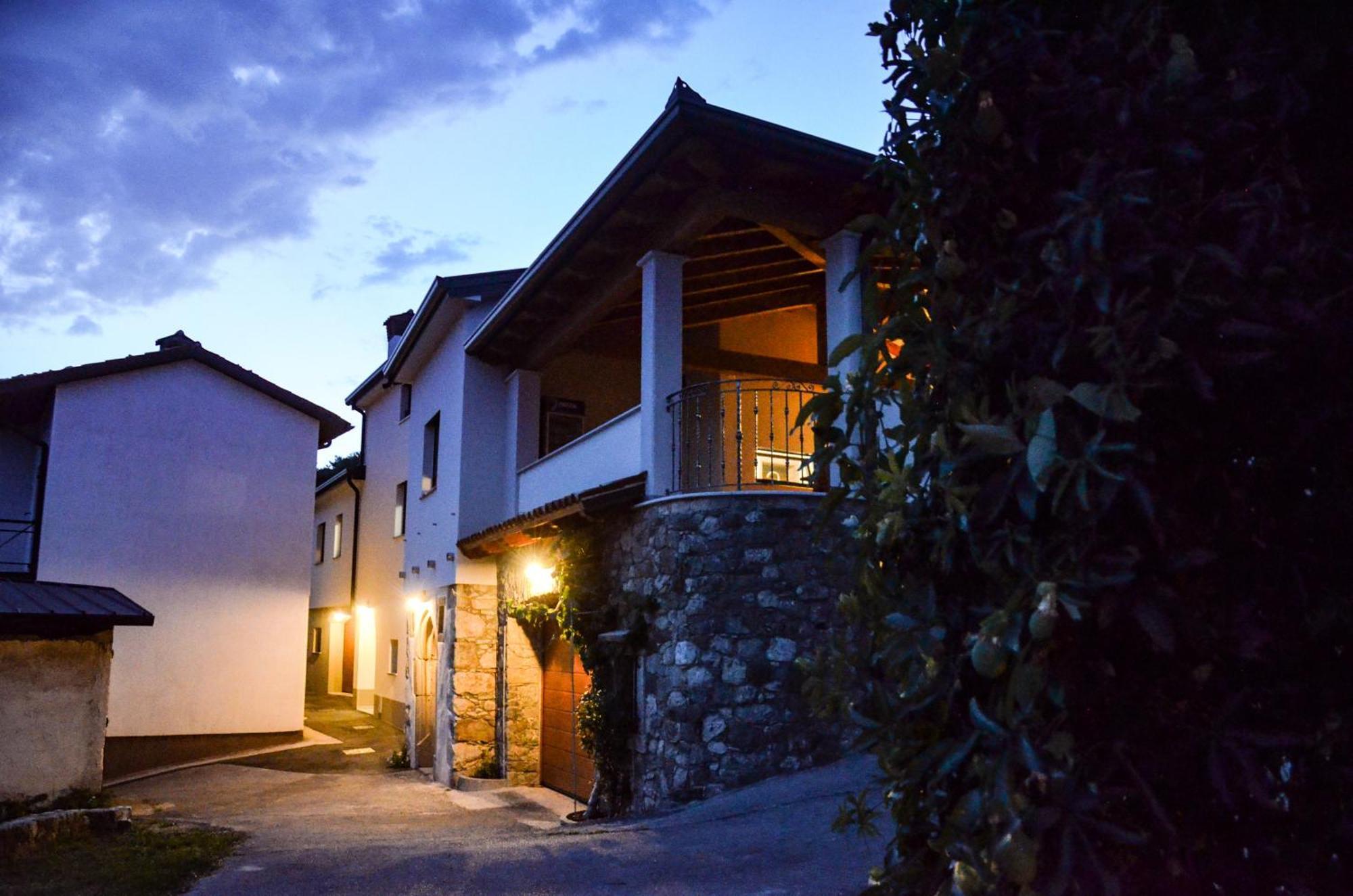 Apartmaji Tanto Malovse Crnice 外观 照片